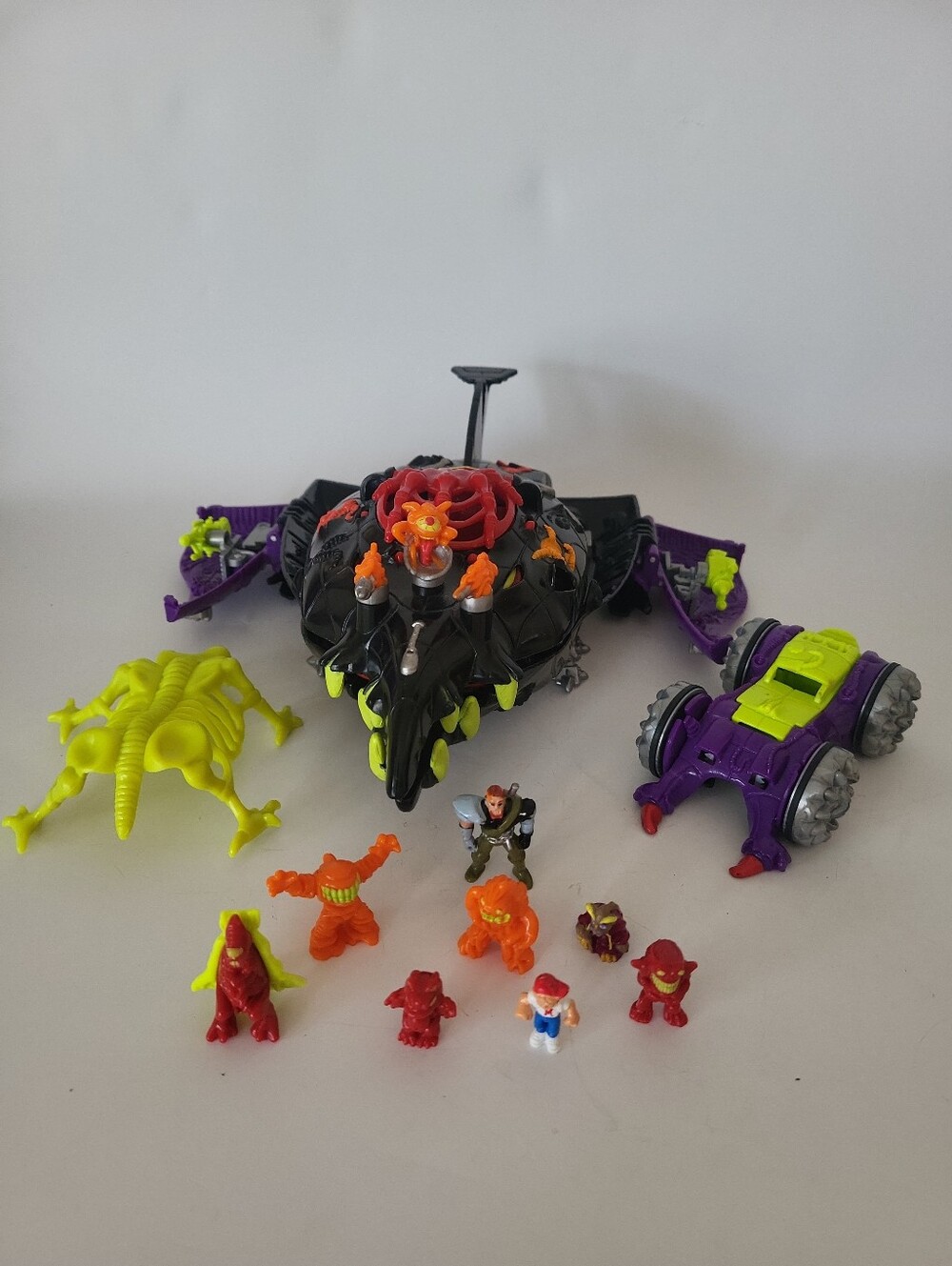 Mighty Max Takes on Terror Talons Defies the Dread Star Playset Near Complete